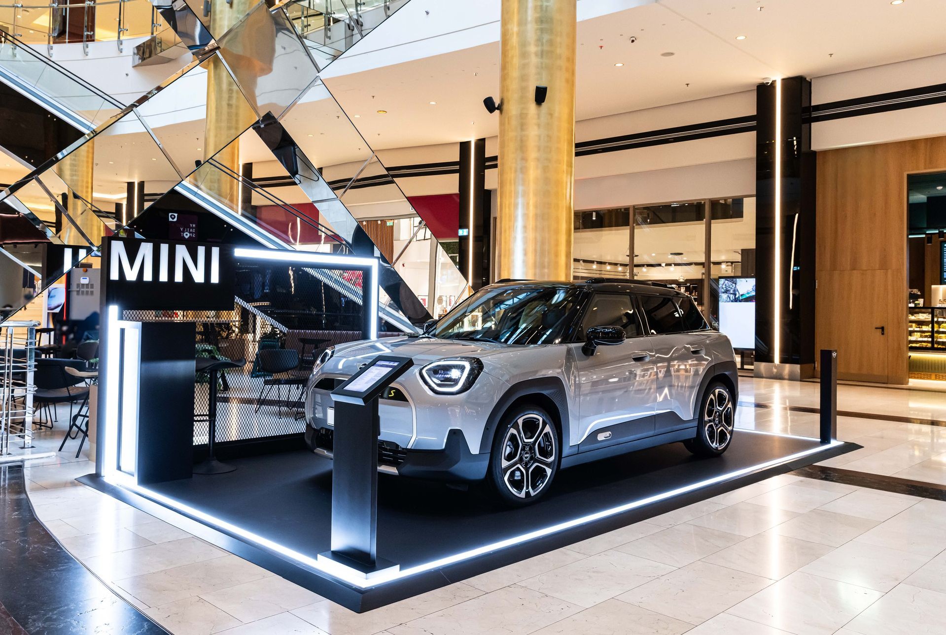 MINI Aceman: Η νέα εποχή της αστικής κινητικότητας ξεκινά από το Golden Hall