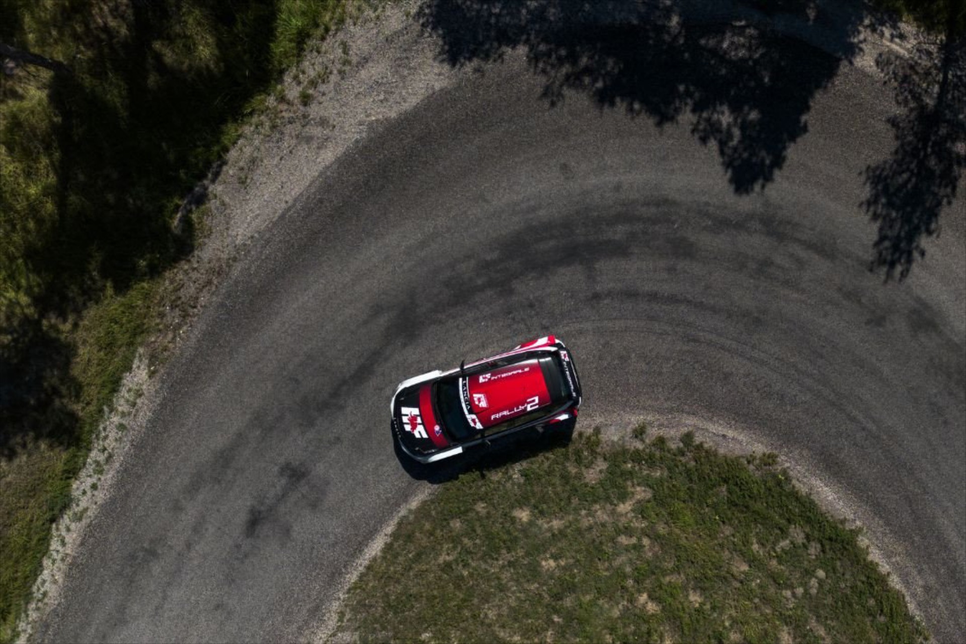 Ιστορική φίρμα πουλά μόλις ένα μοντέλο – Σαρώνει όμως στους αγώνες!