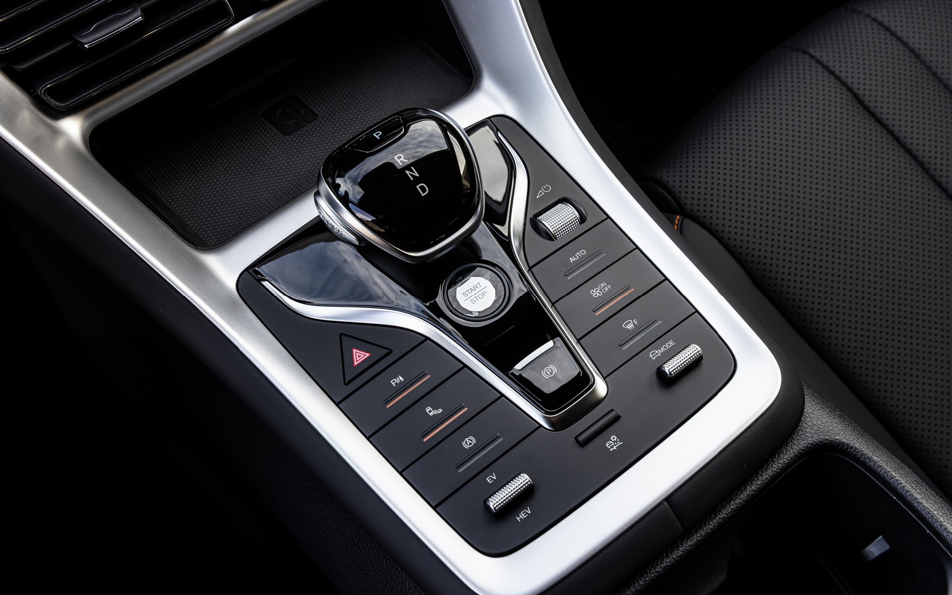 Το C-SUV των 212 ίππων με αυτονομία σχεδόν 1.016 km – Καίει 2,1 lt/100 km και κοστίζει 31.990 ευρώ