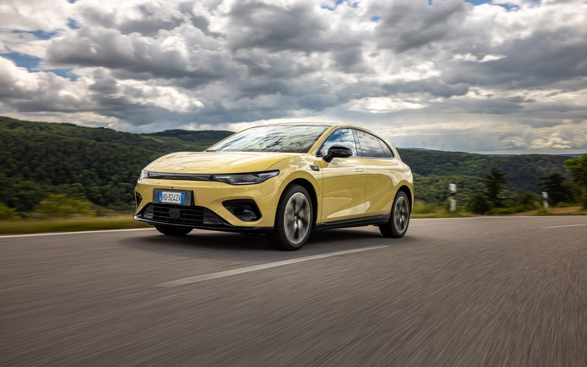 Leapmotor B05: Πότε έρχεται στην Ελλάδα το εντυπωσιακό hatchback! 