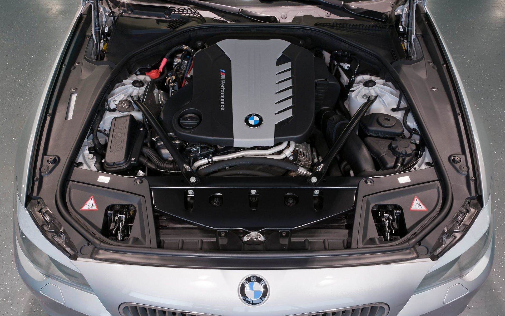Ο κινητήρας-θαύμα της BMW με τα 4 turbo - Diesel με περισσότερη ροπή από M5