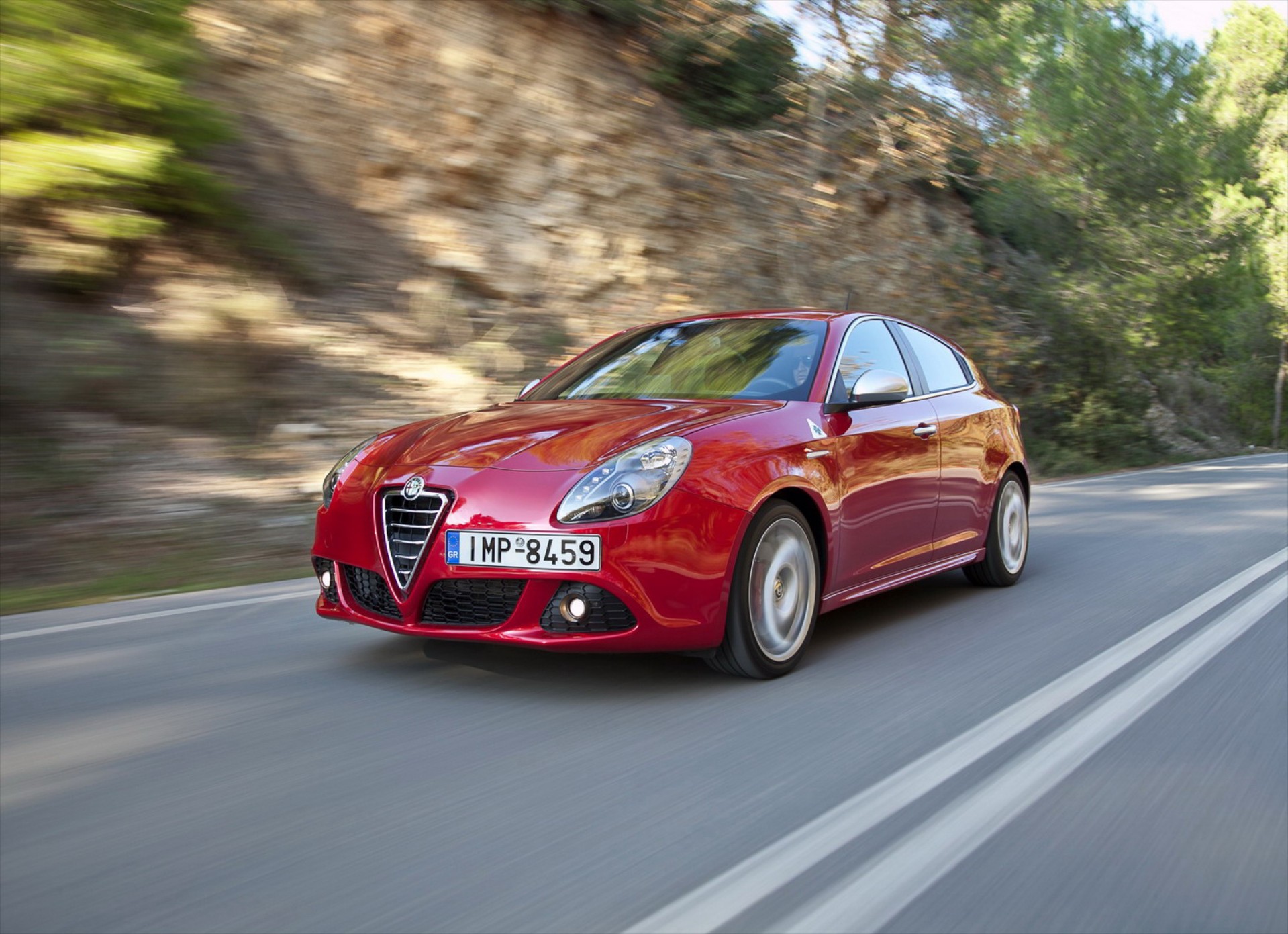 Фото салона alfa romeo giulietta