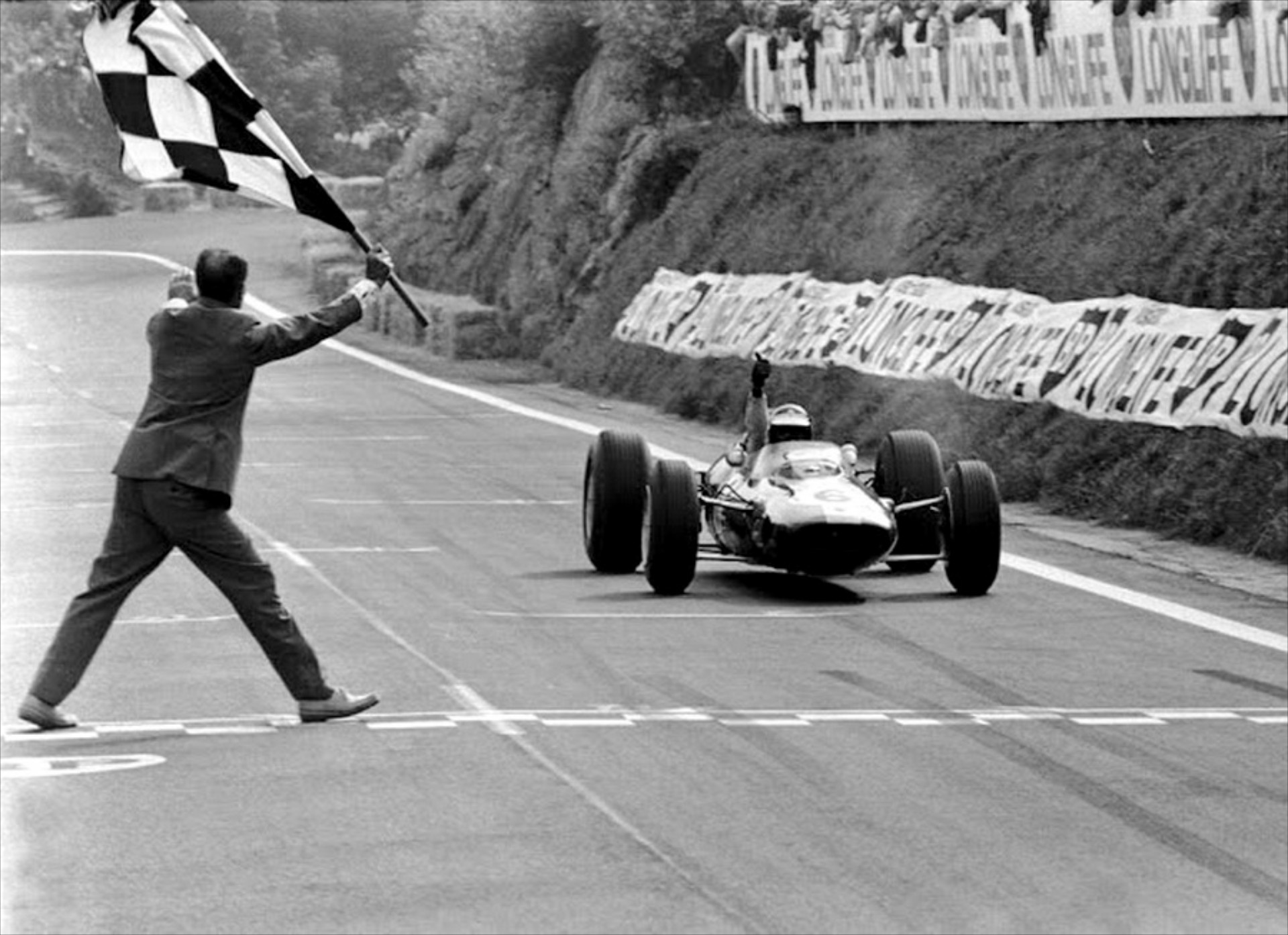 Καρό σημαία: η ιστορία