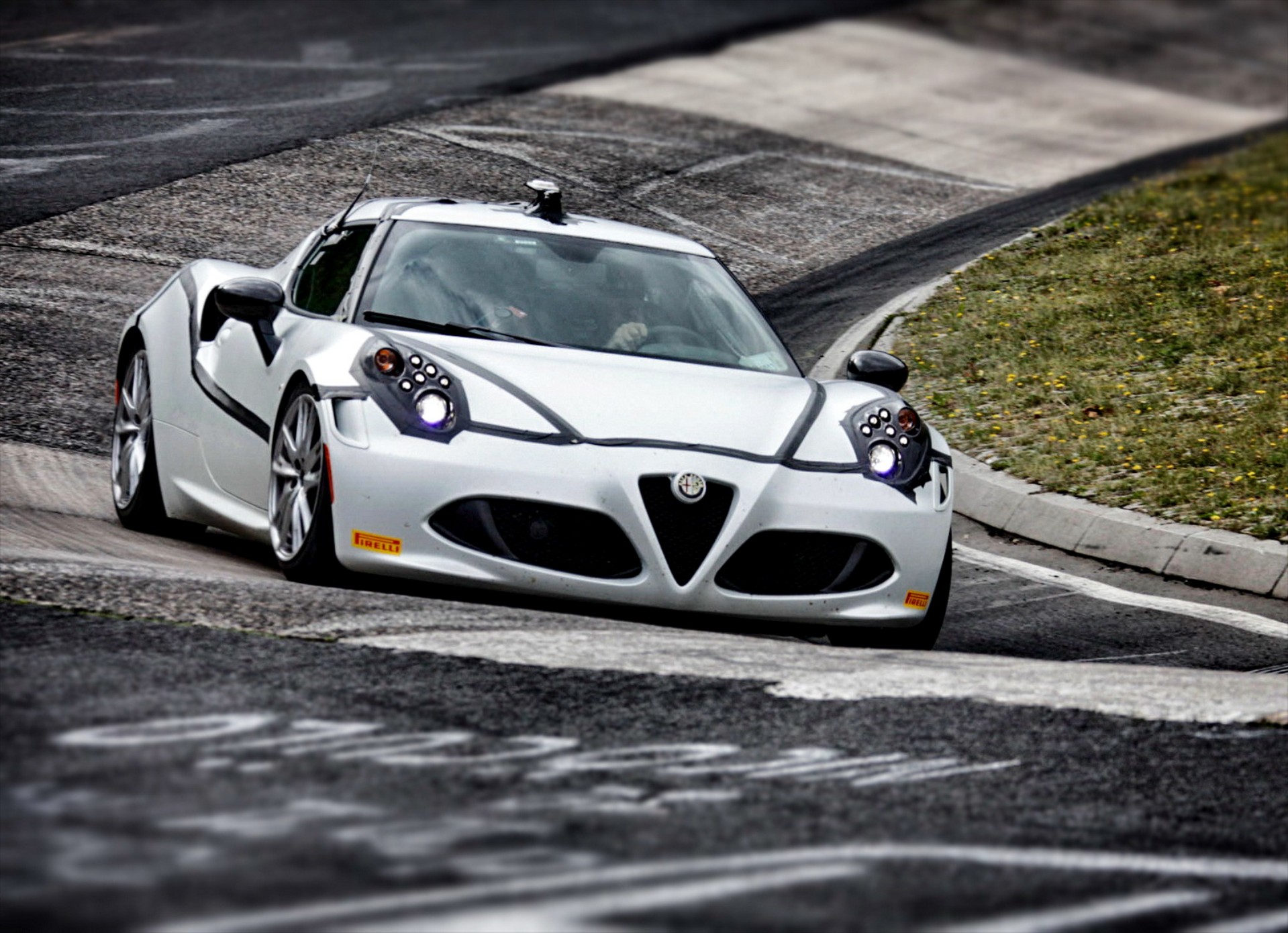 Η Alfa Romeo 4C έγραψε 8' 04'' στο Ring