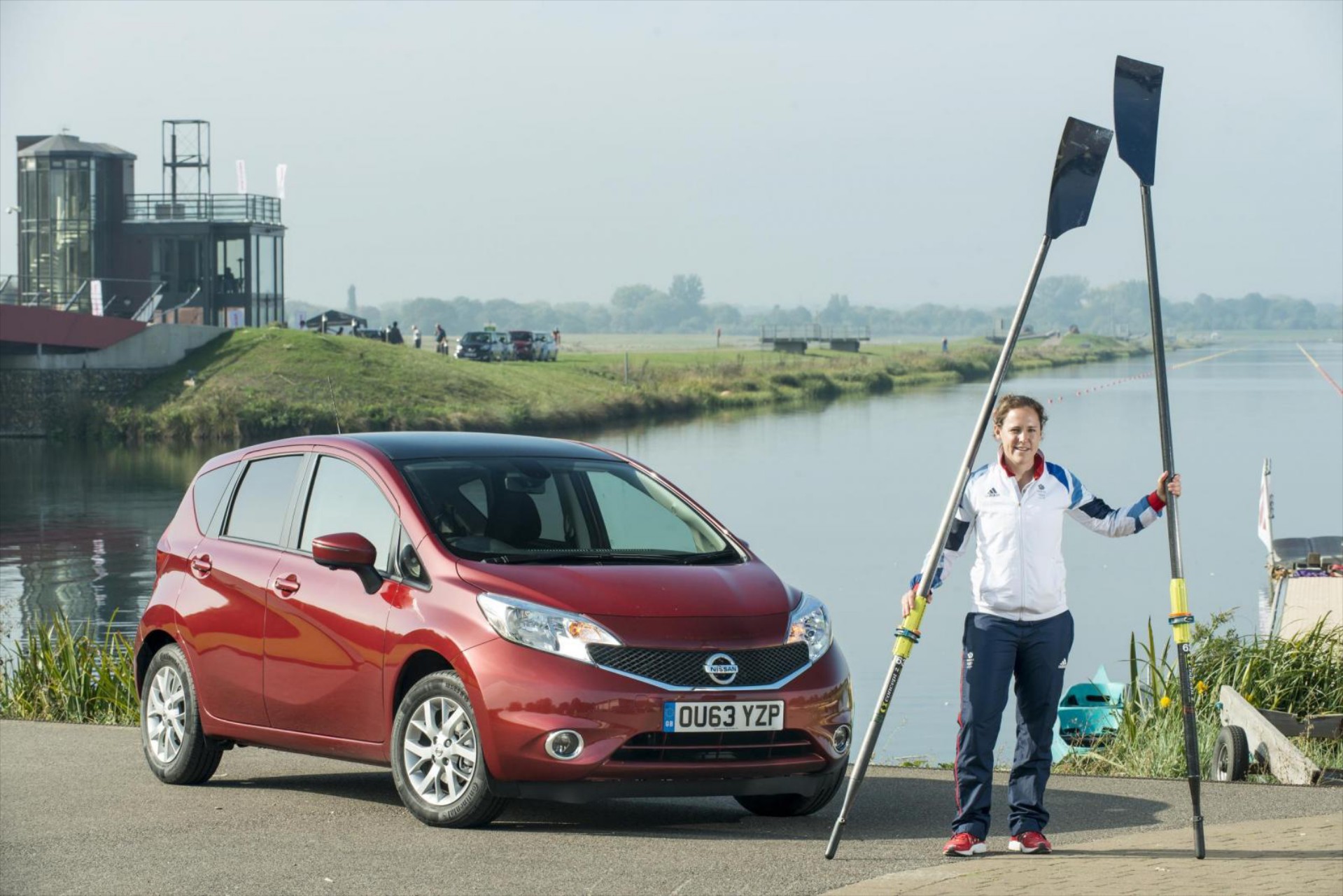 Video: Nissan Note με κουπιά

