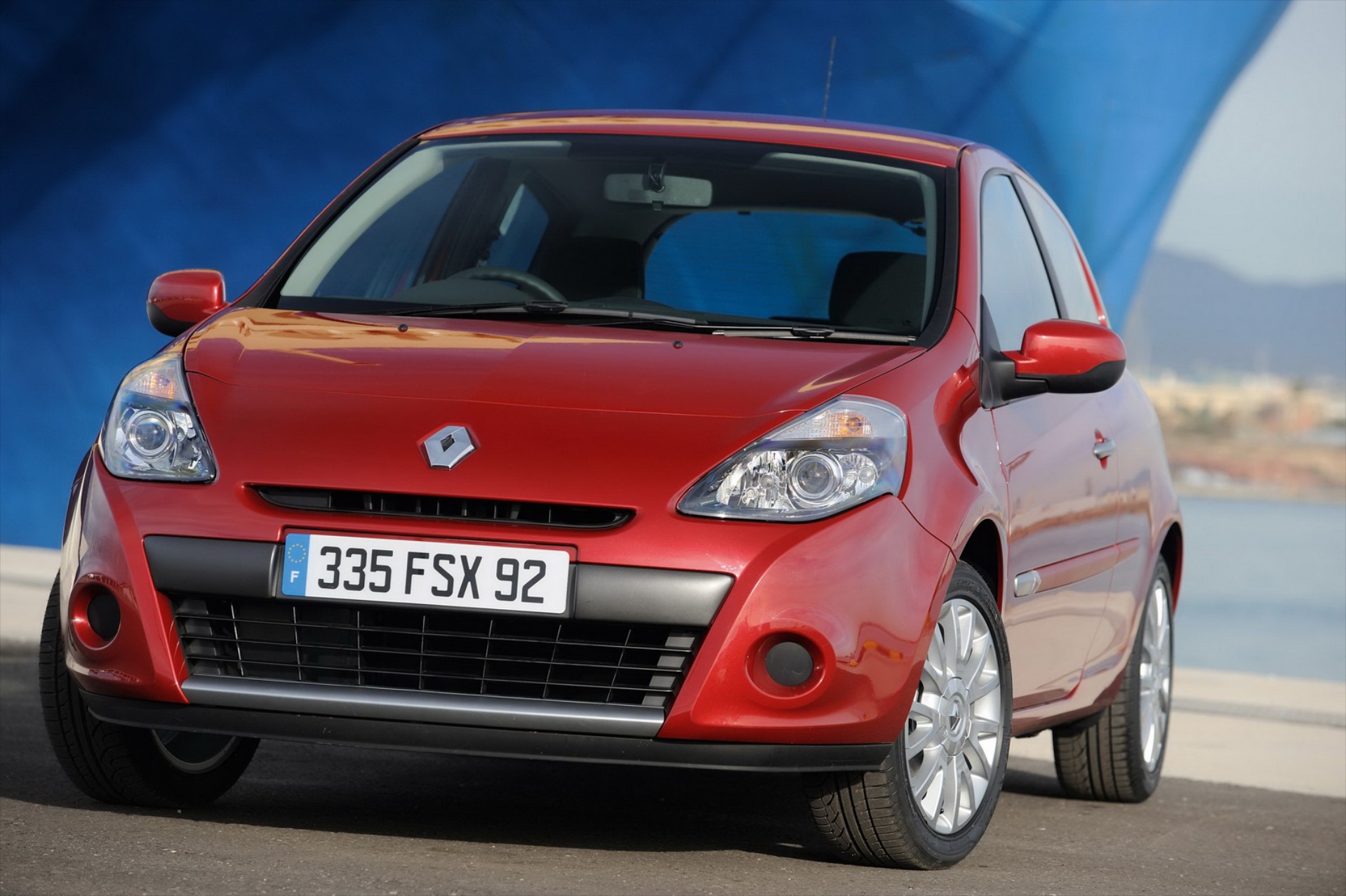 <br />
<b>Notice</b>:  Undefined property: stdClass::$title in <b>/home/www3gocar/public_html/templates/t2024/ice_c/9a1326b63621589c2d0ae49576f7df8a09573c42_0.file.box.featured.tpl.php</b> on line <b>89</b><br />
