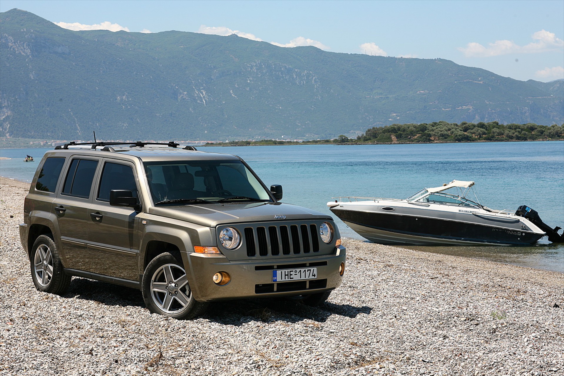 <br />
<b>Notice</b>:  Undefined property: stdClass::$title in <b>/home/www3gocar/public_html/templates/t2024/ice_c/9a1326b63621589c2d0ae49576f7df8a09573c42_0.file.box.featured.tpl.php</b> on line <b>89</b><br />
