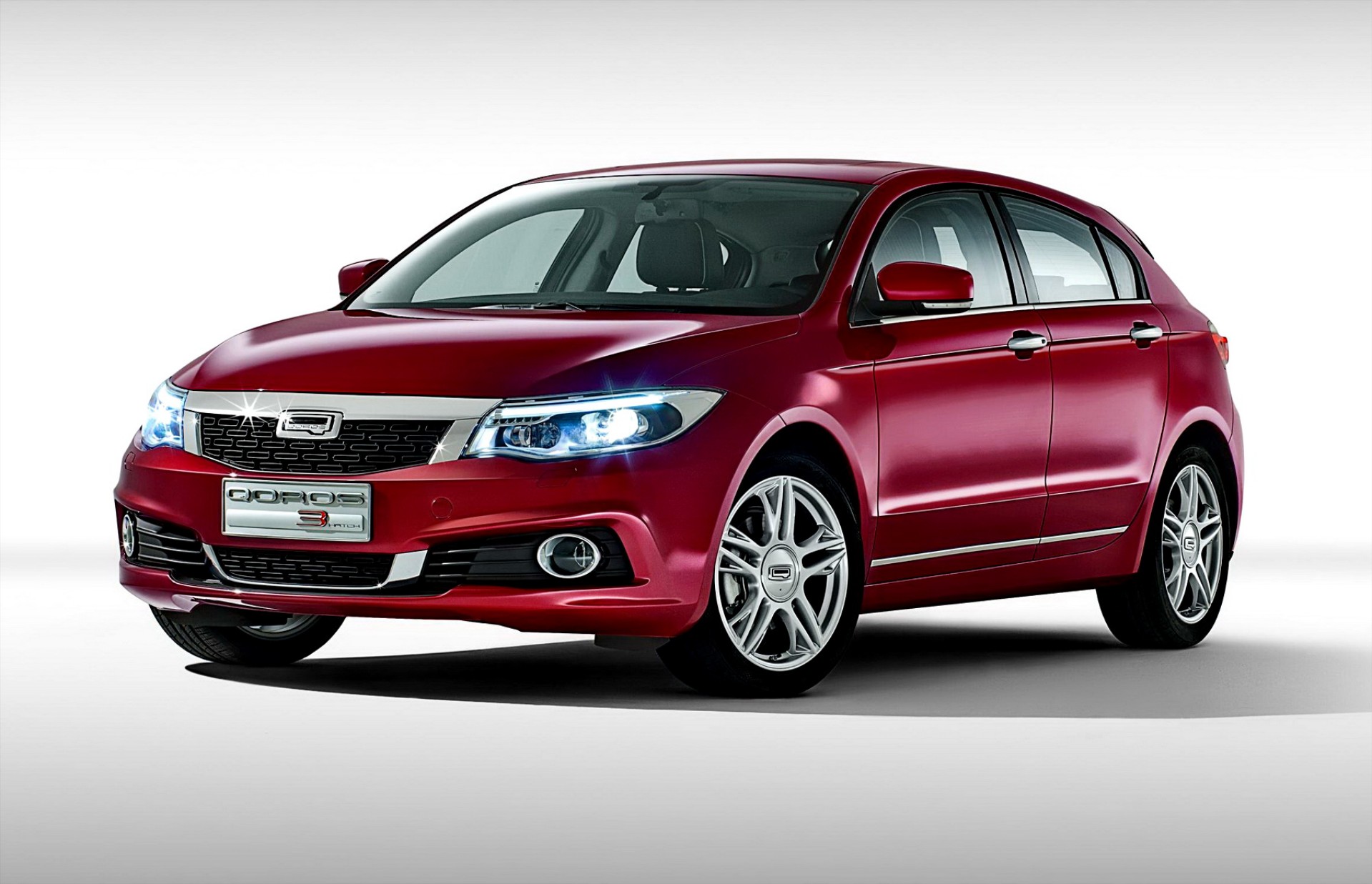 Γνωρίζοντας το νέο Qoros 3 Ηatchback