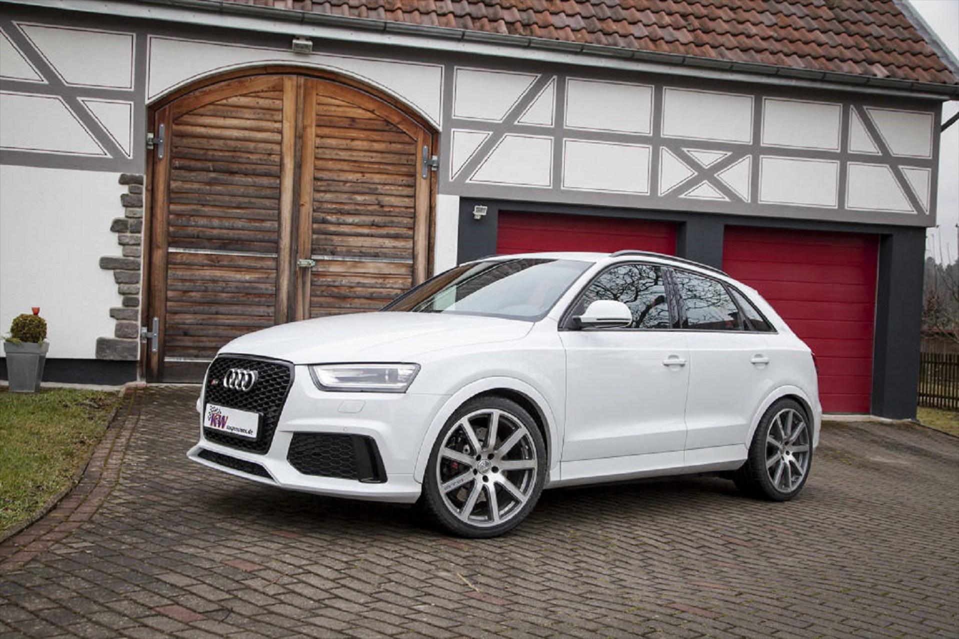 Ηλεκτρονική ανάρτηση για το Audi RS Q3 από την KW