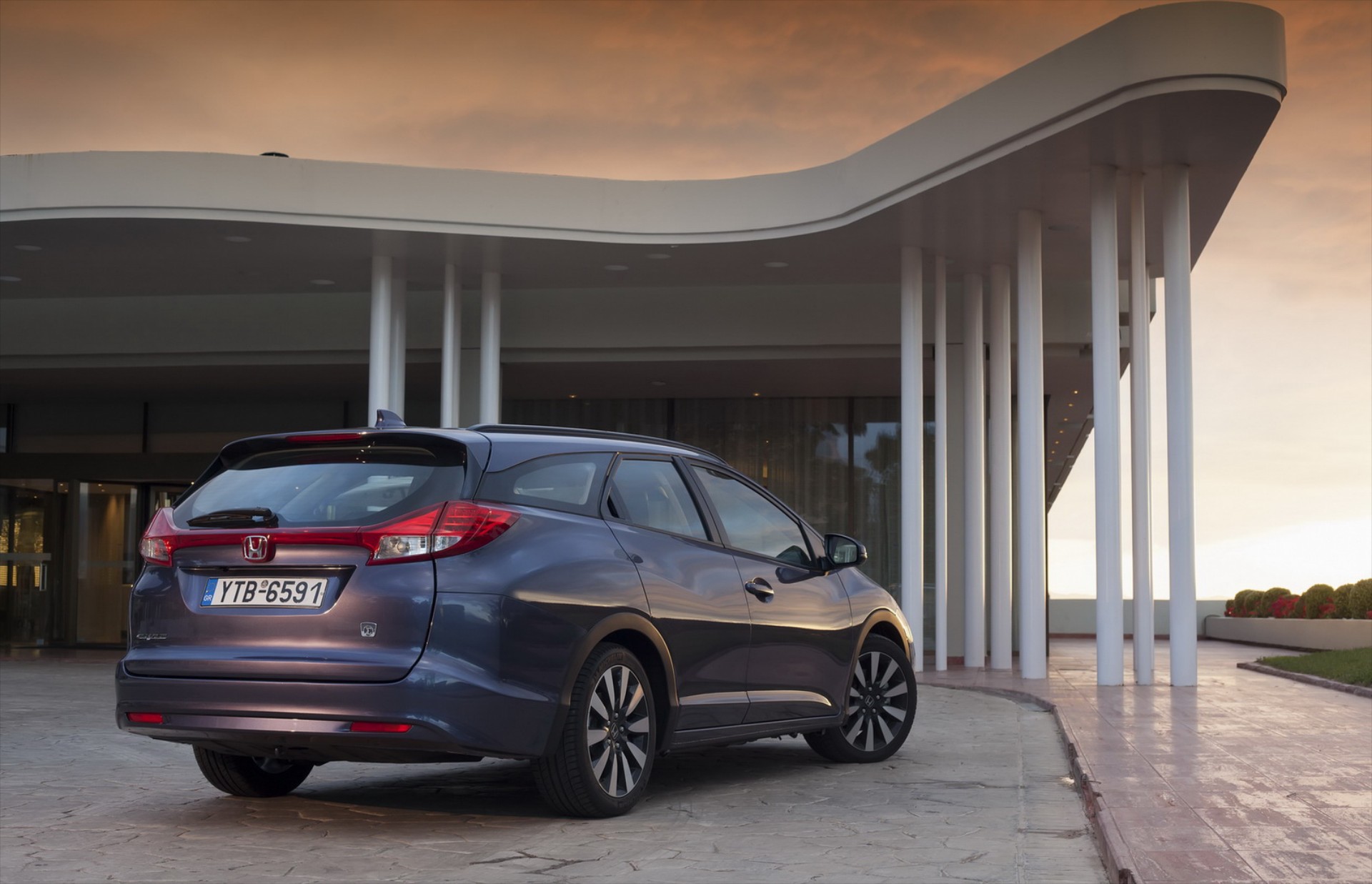 Honda Civic Tourer 1.6 Diesel από 22.770 ευρώ