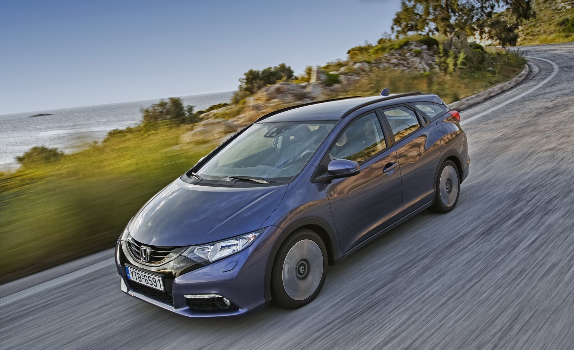 ΟΔΗΓΟΥΜΕ: Honda Civic Tourer 1.6 i-DTEC Diesel