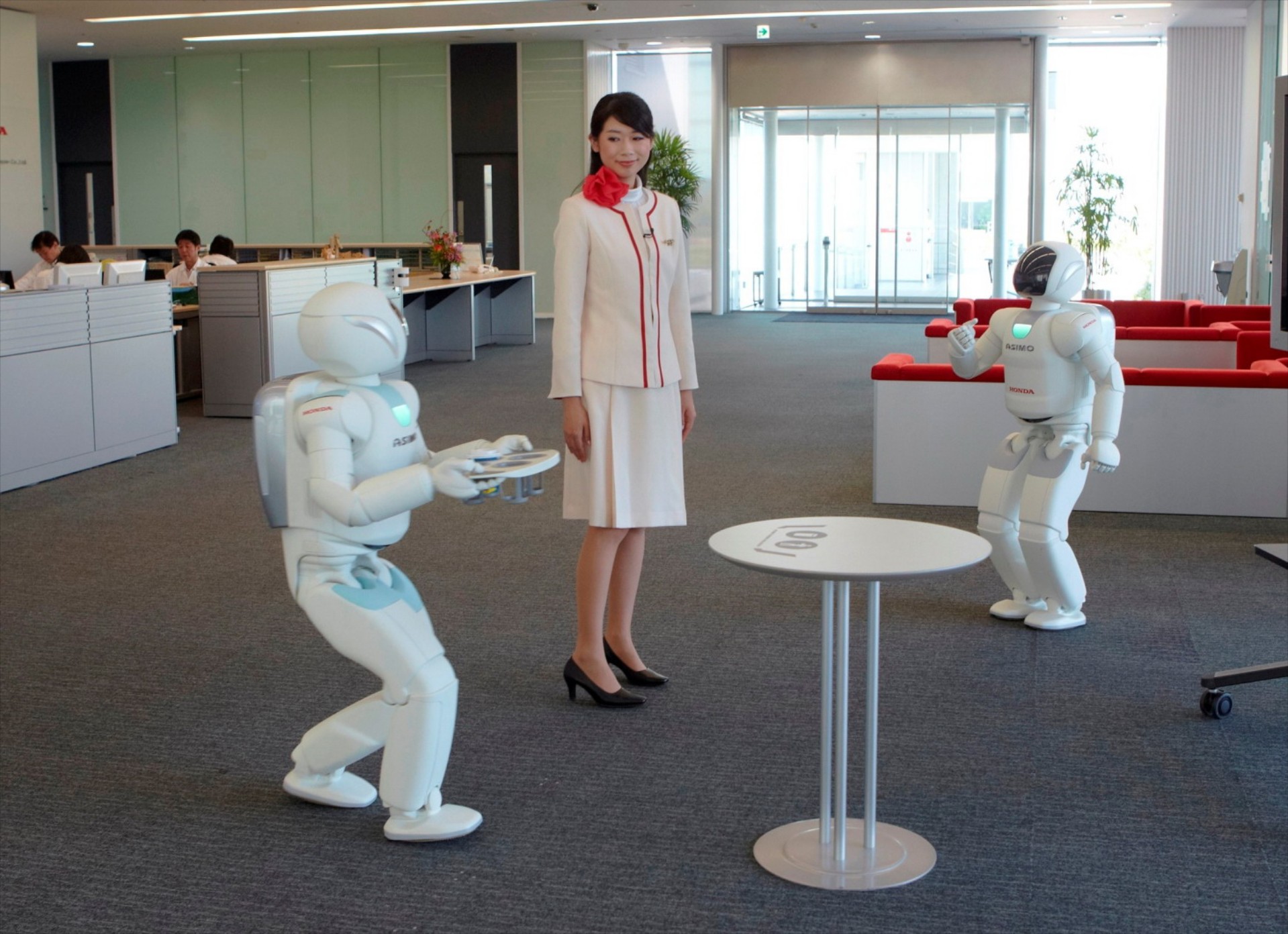 Νέος ASIMO: Από αυτόματος γίνεται αυτόνομος