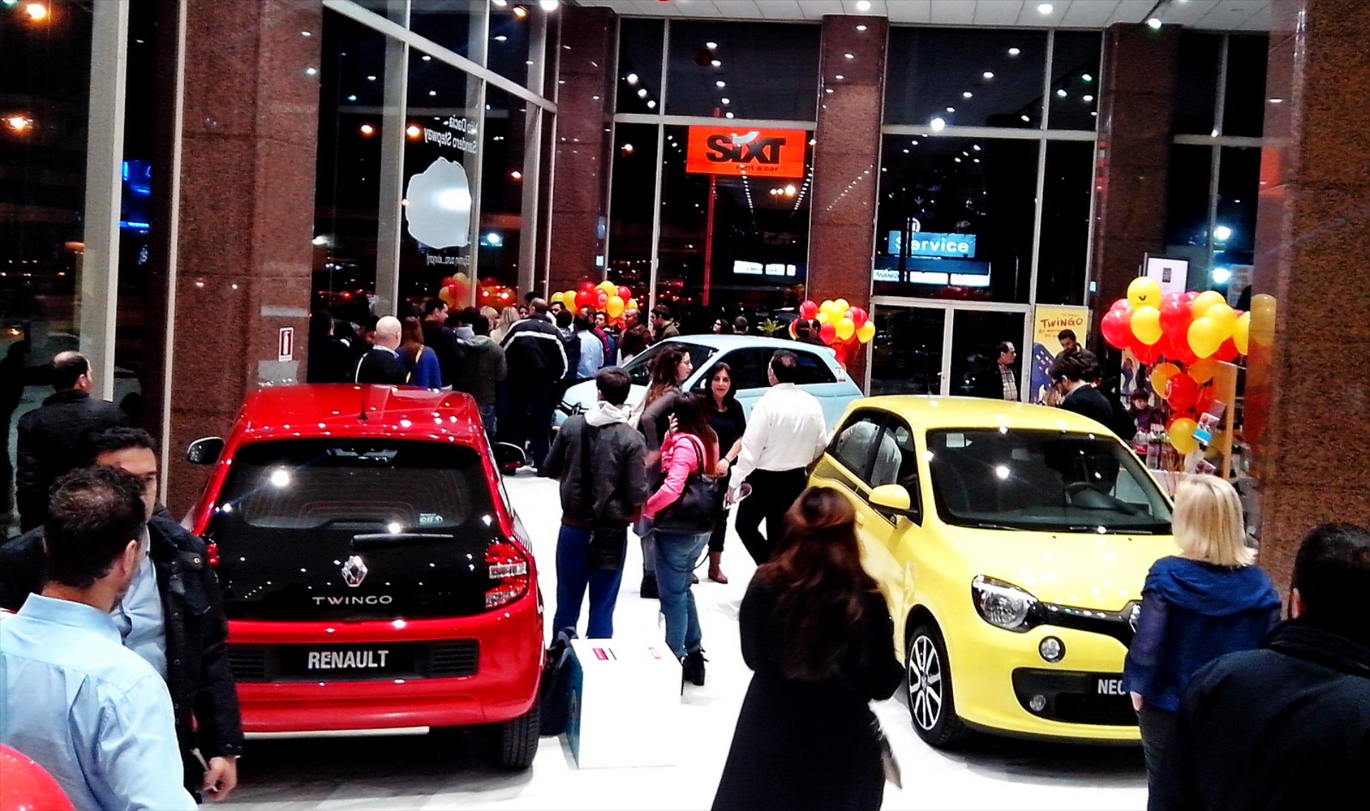 Ο Ολυμπιακός “βολτάρει” με Renault Twingo