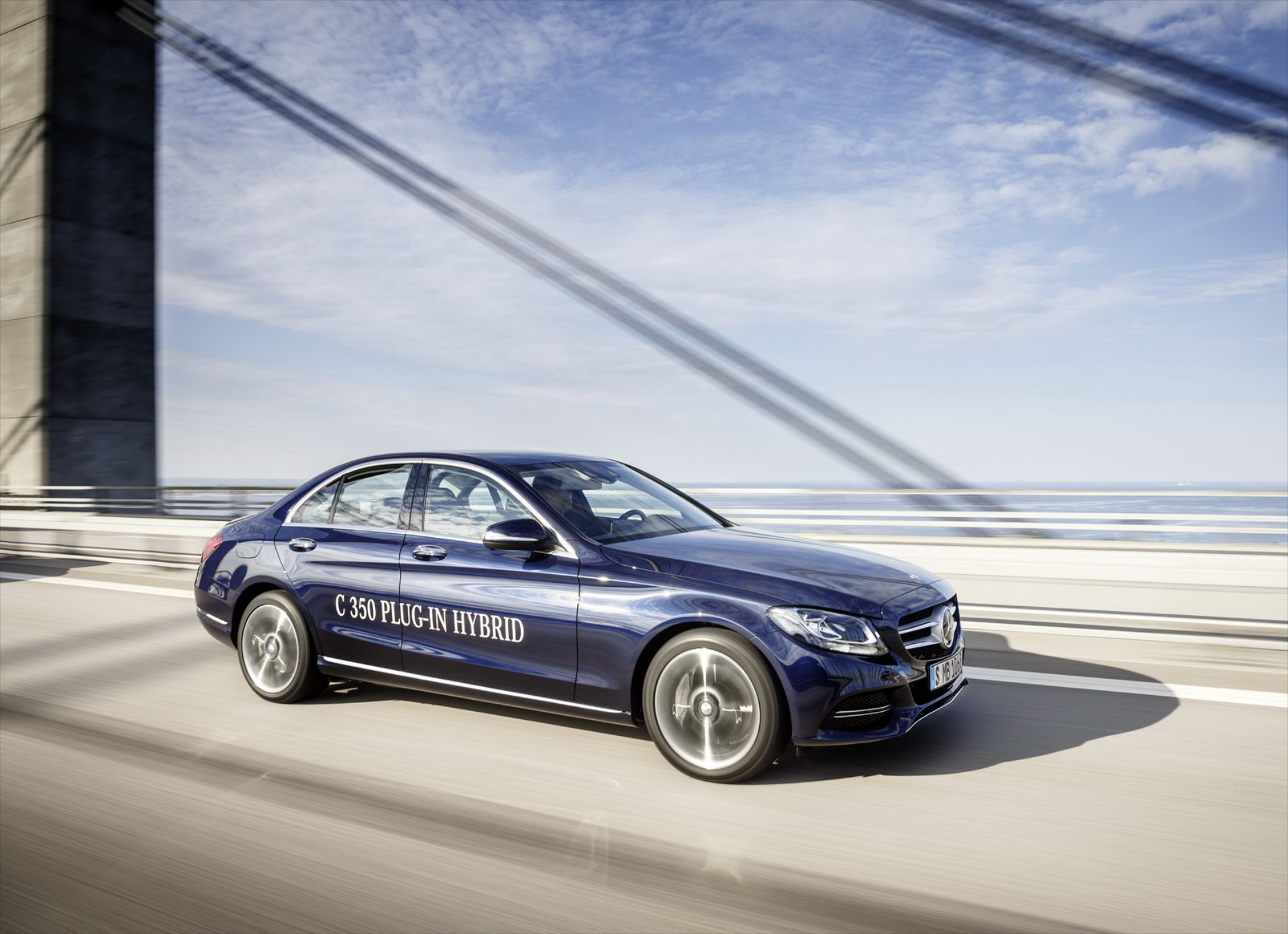 Mercedes-Benz C350 PLUG-IN HYBRID: Το αύριο