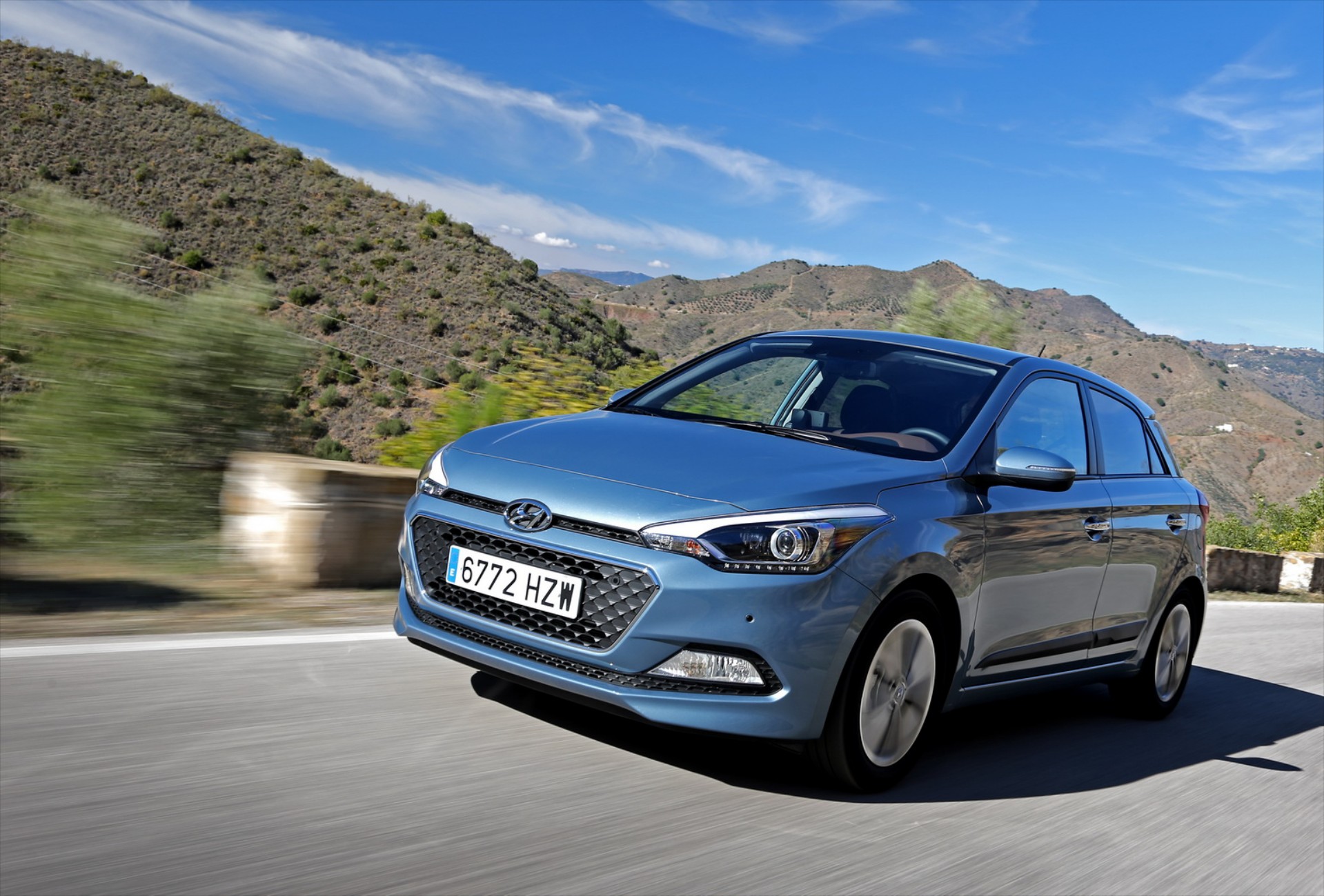 ΟΔΗΓΟΥΜΕ Νέο Hyundai i20 2015
