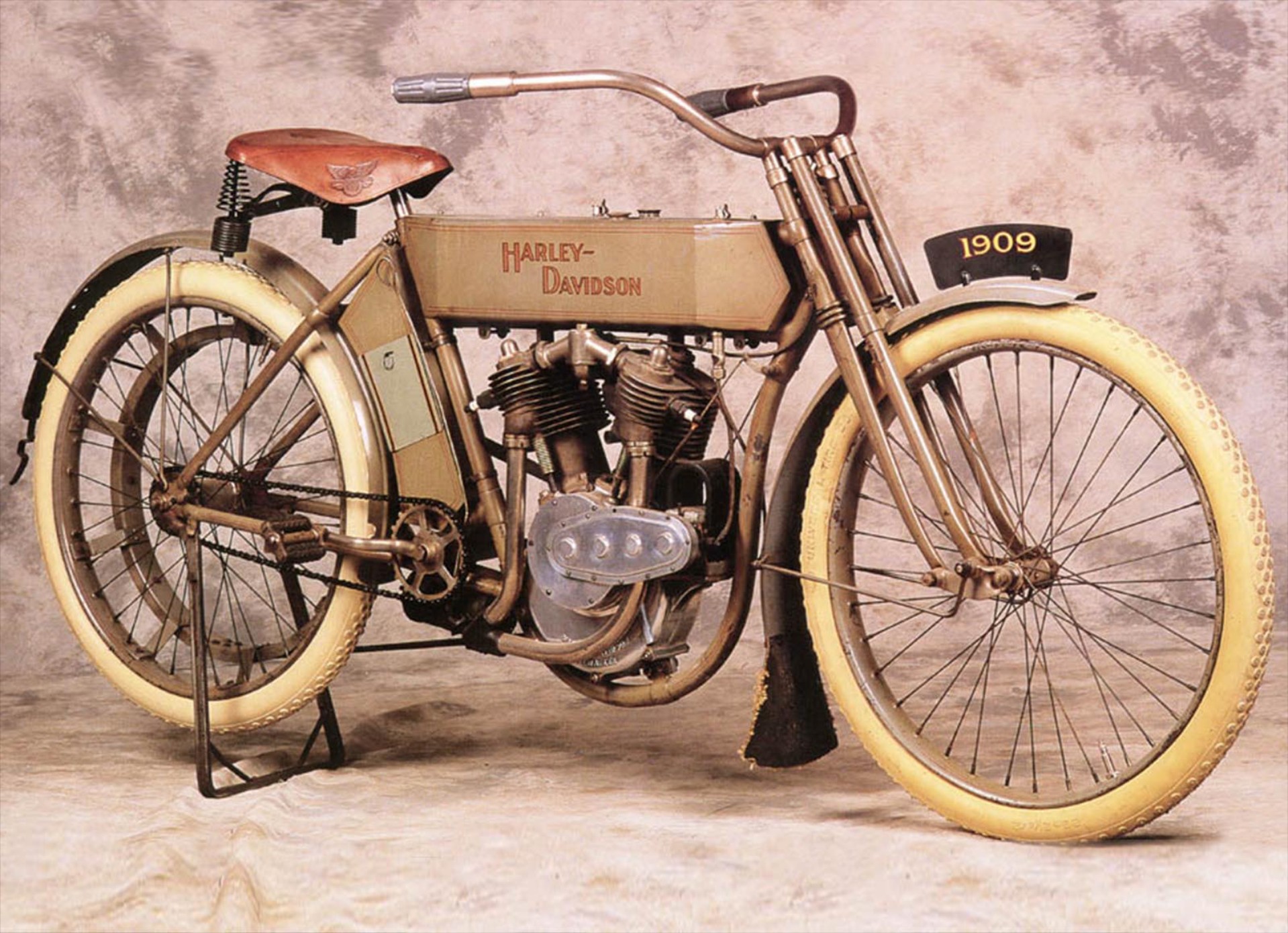 Iron horse ΙΙΙ*: Harley Davidson