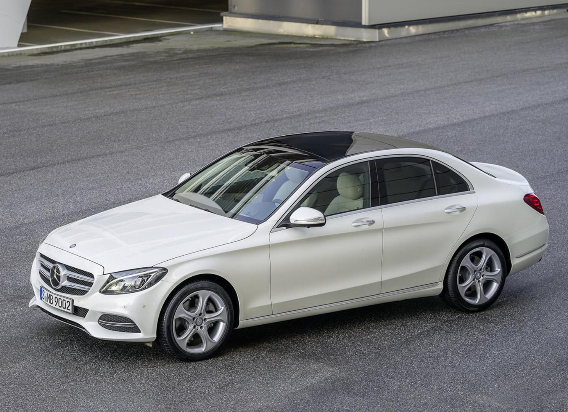 Νέα Mercedes-Benz C160 με 129 ίππους