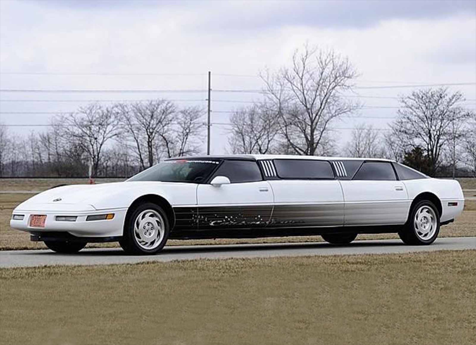 Mια ξεχωριστή Limo Corvette βγαίνει στο «σφυρί»