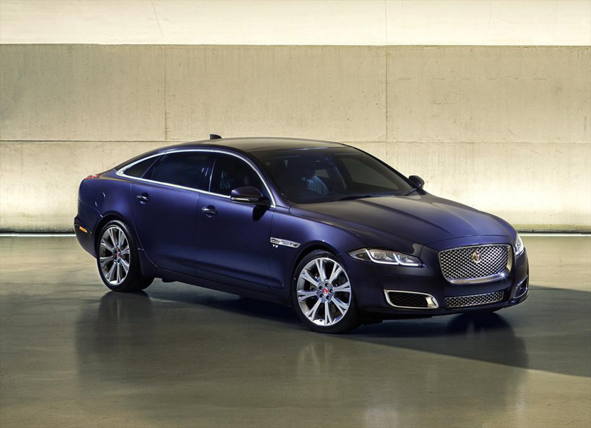 Ανανέωση για τη Jaguar XJ