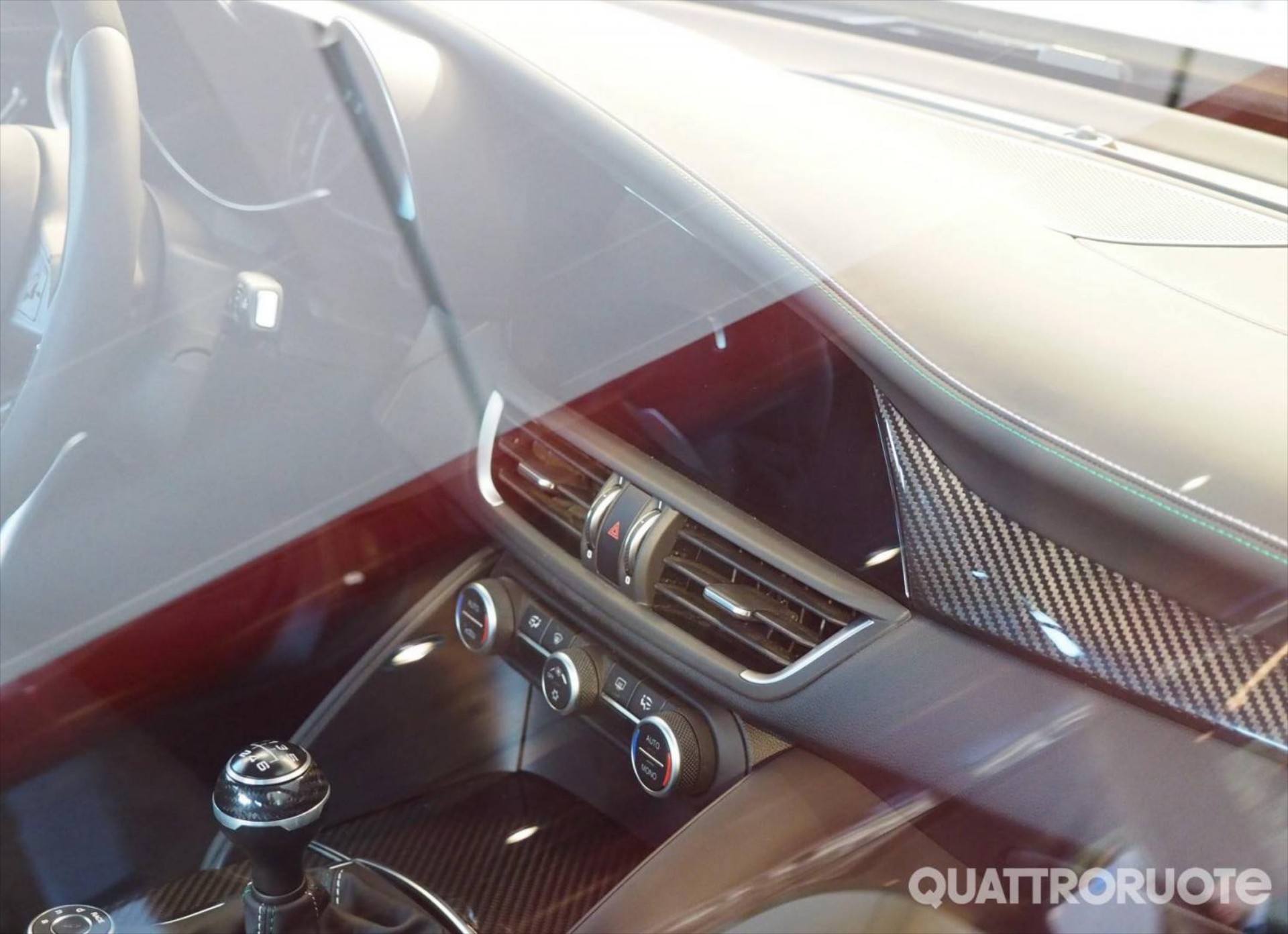 Το εσωτερικό της Alfa Romeo Giulia