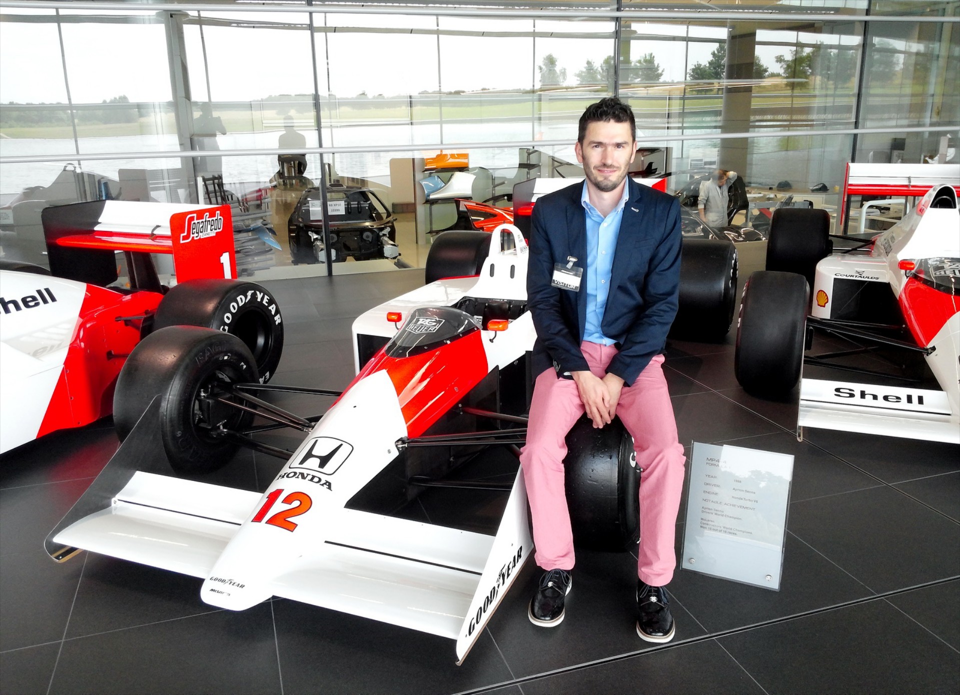 ΑΠΟΣΤΟΛΗ: Μια μέρα στο Woking