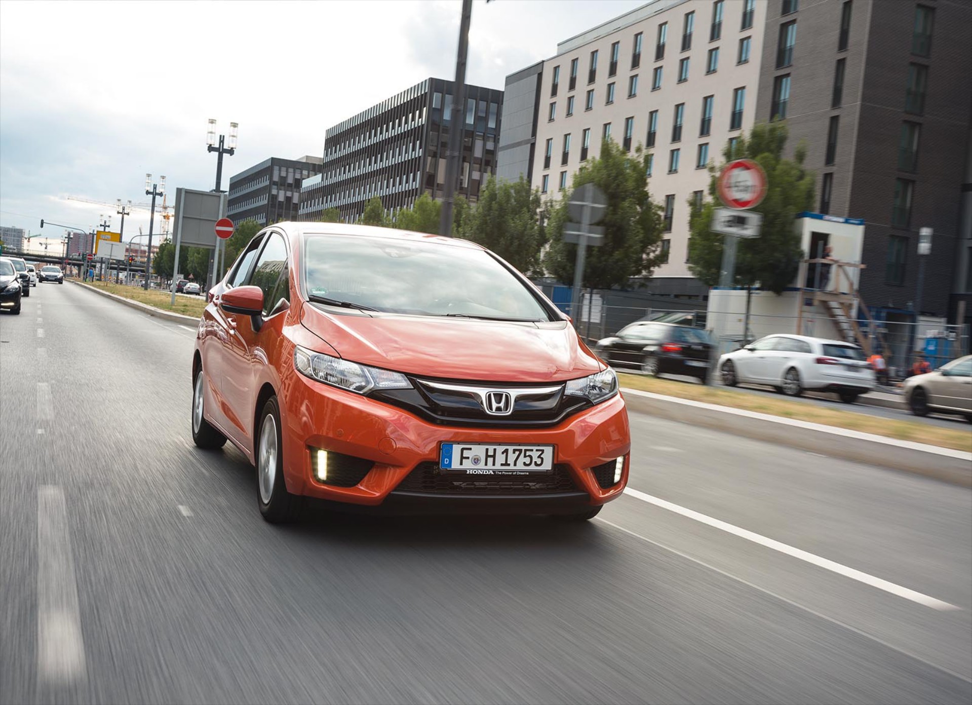 ΟΔΗΓΟΥΜΕ: Νέο Honda Jazz 1.3 2015