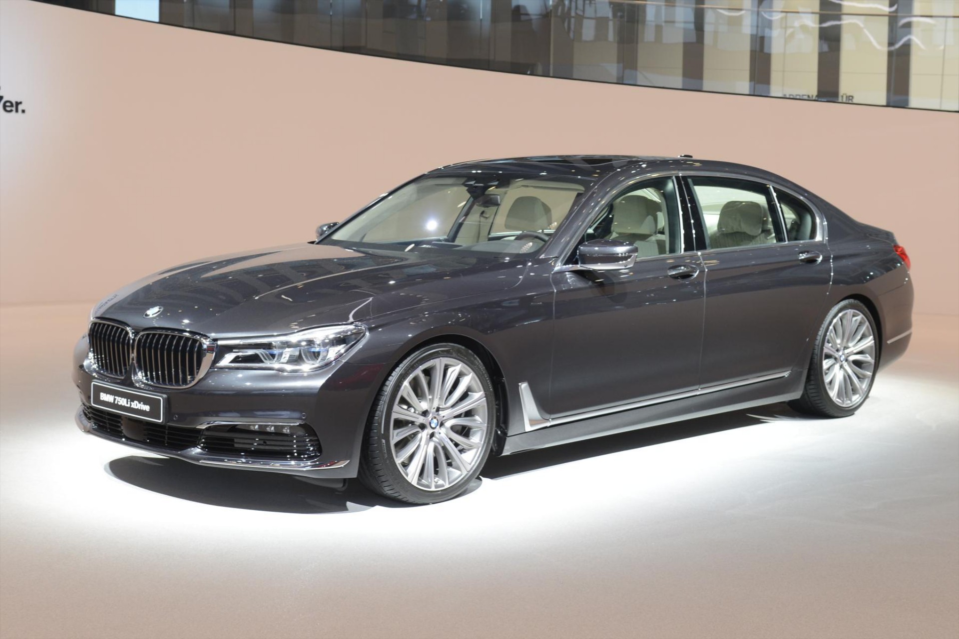 Αυτή είναι η νέα BMW Σειρά 7 (+VIDEOS)