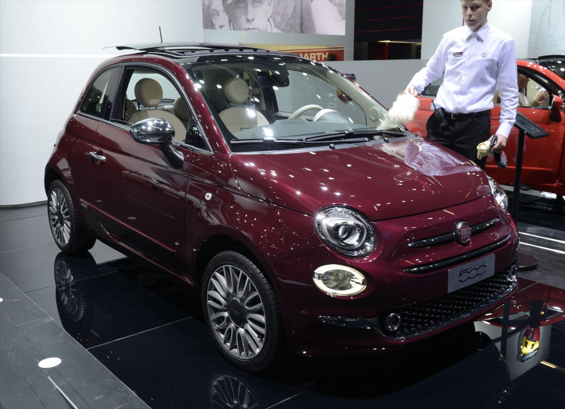 To ανανεωμένο Fiat 500 στη Φρανκφούρτη