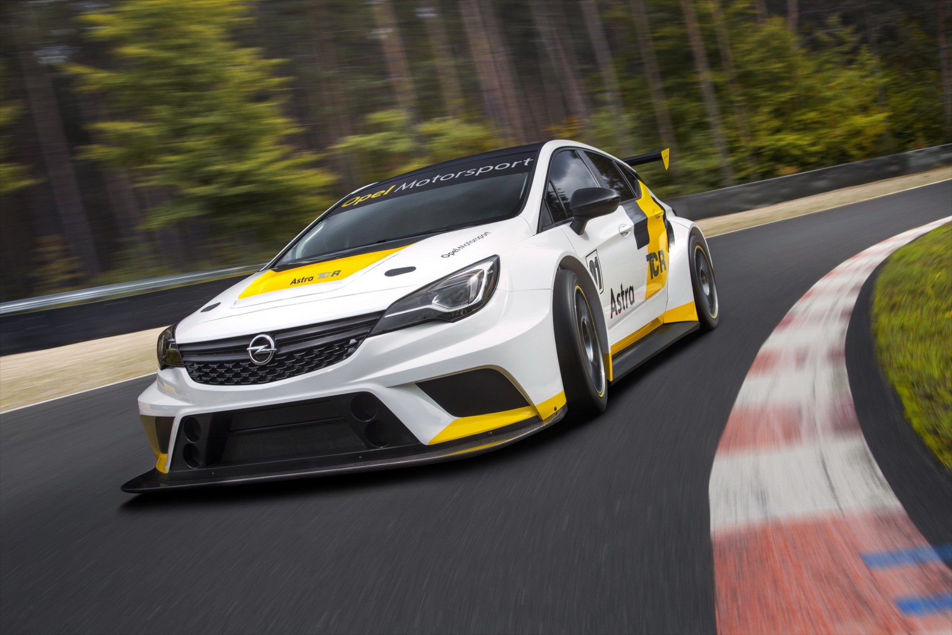 Από 95.000 ευρώ το αγωνιστικό Opel Astra TCR