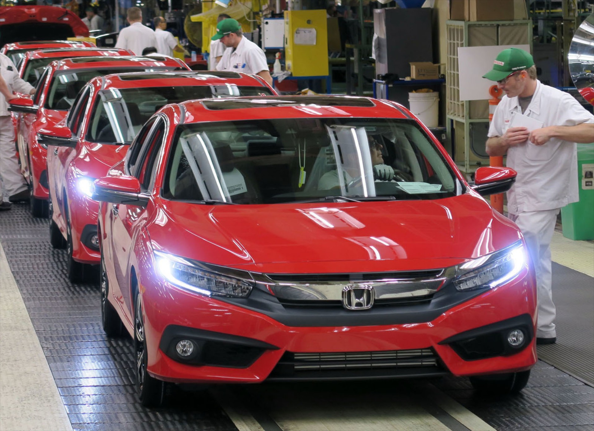 Στην γραμμή παραγωγής το νέο Honda Civic sedan