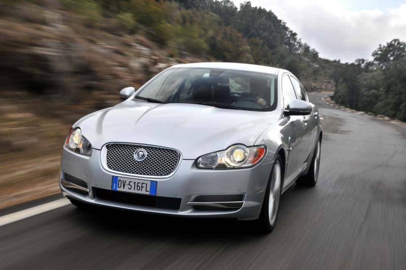 XF 3.0 D Luxury 211hp XF 3.0 D Luxury 211hp