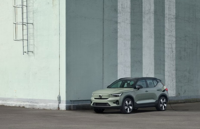 XC40 RECHARGE PURE ELECTRIC AWD 408hp Ultimate