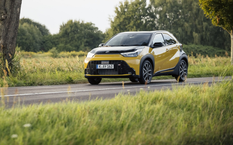 AYGO X 1.5 Hybrid X-Envy AYGO X 1.5 Hybrid X-Envy