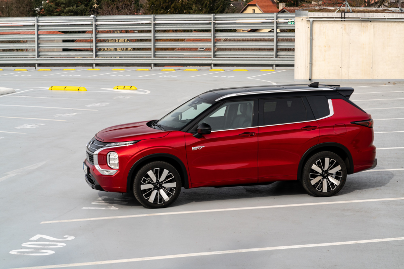 OUTLANDER 2.4 PHEV 4WD Diamond