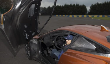 VIDEO: Ο Massa οδηγεί τη Jaguar του James Bond