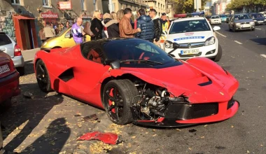 Τρακάρει τη φρεσκοαγορασμένη του LaFerrari