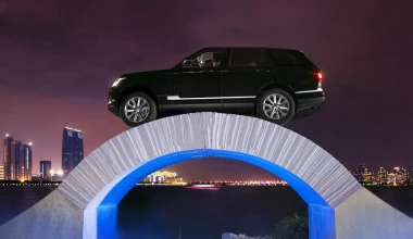 Range Rover διασχίζει… χάρτινη γέφυρα! (VIDEO)