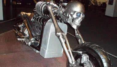 Petersen Auto Museum: Η εξέλιξη του εντυπωσιακού