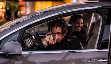 Ο γιος του W. Smith με Tesla Model X