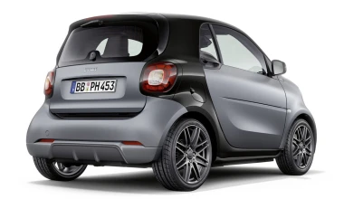 «Ξεσκεπάστηκε» το νέο Smart ForTwo cabrio Brabus