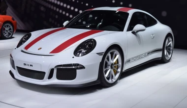 Τιμή στα «όπλα» από την Porsche 911 R (video)