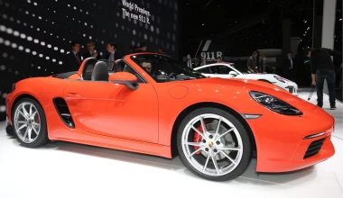 Αποκάλυψη της νέας Porsche 718 Boxster (S)