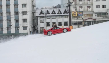Με Ferrari F40 στα χιόνια (video)