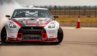(VIDEO) Nissan GT-R: Ρεκόρ drift με 300 km/h