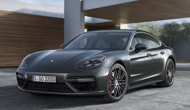 Στην Πόλη του Φωτός η νέα Porsche Panamera (vid)