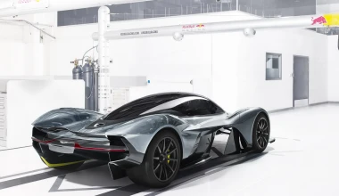 AM-RB 001 για το δρόμο και την πίστα