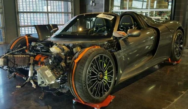 Ακόμα πωλείται η τρακαρισμένη Porsche 918 Spyder