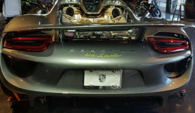 Ακόμα πωλείται η τρακαρισμένη Porsche 918 Spyder