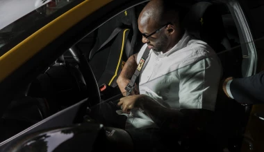 Τι κάνει ο Kobe Bryant στη βάση της Ferrari;
