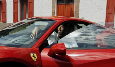 Τι κάνει ο Kobe Bryant στη βάση της Ferrari;